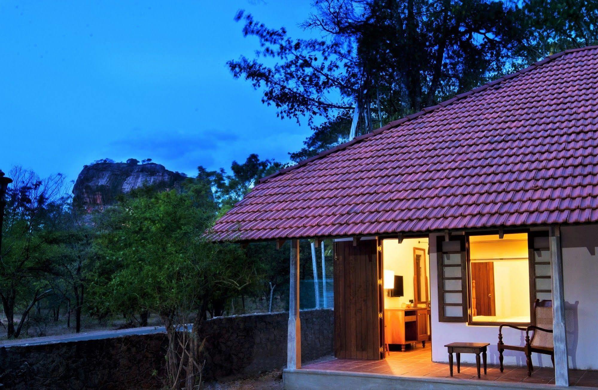 Ekho Sigiriya Hotel Exterior foto